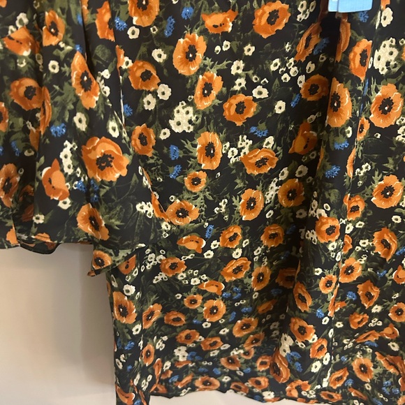 NWT Elsie & Zoey floral flowing top size L/XL - Picture 8 of 16